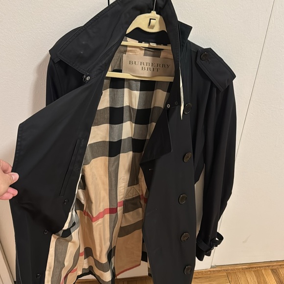 Burberry Brit men trench coat black size medium (used but great condition) - Picture 6 of 6